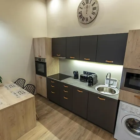 Apartment E12 Boutique *