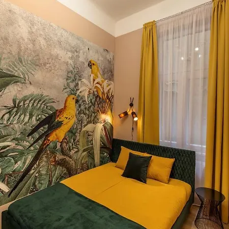 Apartment E12 Boutique *