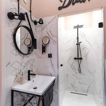 E12 Boutique Apartment