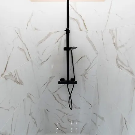 E12 Boutique דירה *